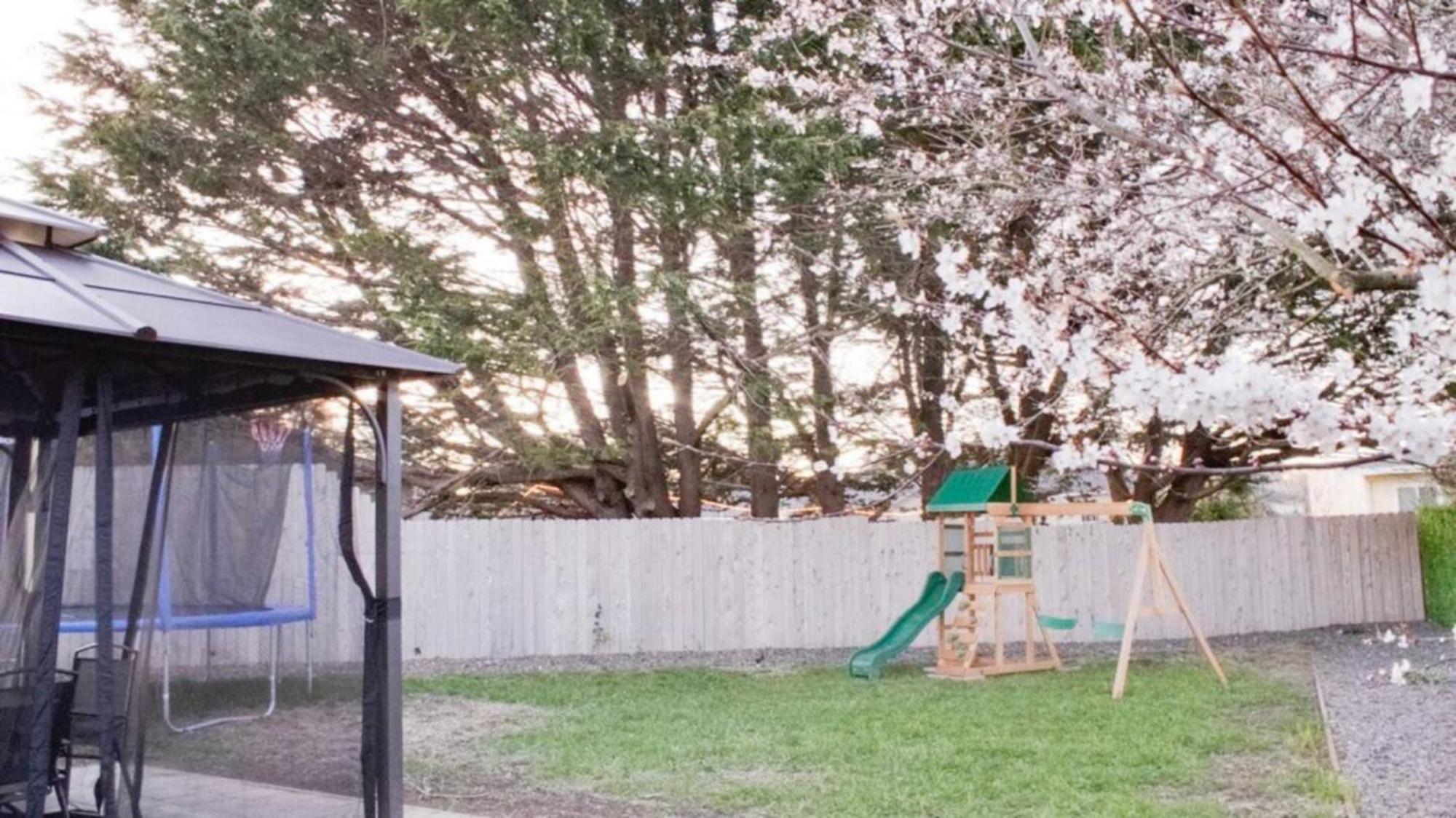 Private Home - Playground, Jumping Mat, Bbq, Darts, Firepit, Gazebo, 4 Smart Tvs, White Cotton Bedding, - The Redwood Cul-De Sac Beach Retreat Кресент-Сіті Екстер'єр фото