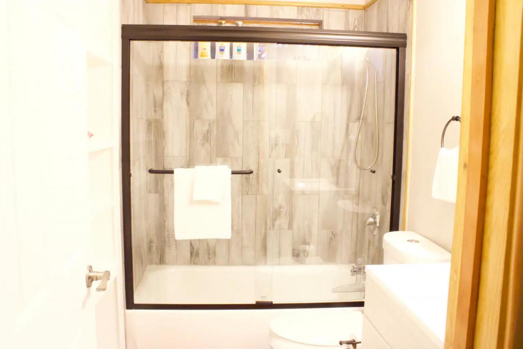 Private Home - Playground, Jumping Mat, Bbq, Darts, Firepit, Gazebo, 4 Smart Tvs, White Cotton Bedding, - The Redwood Cul-De Sac Beach Retreat Кресент-Сіті Екстер'єр фото