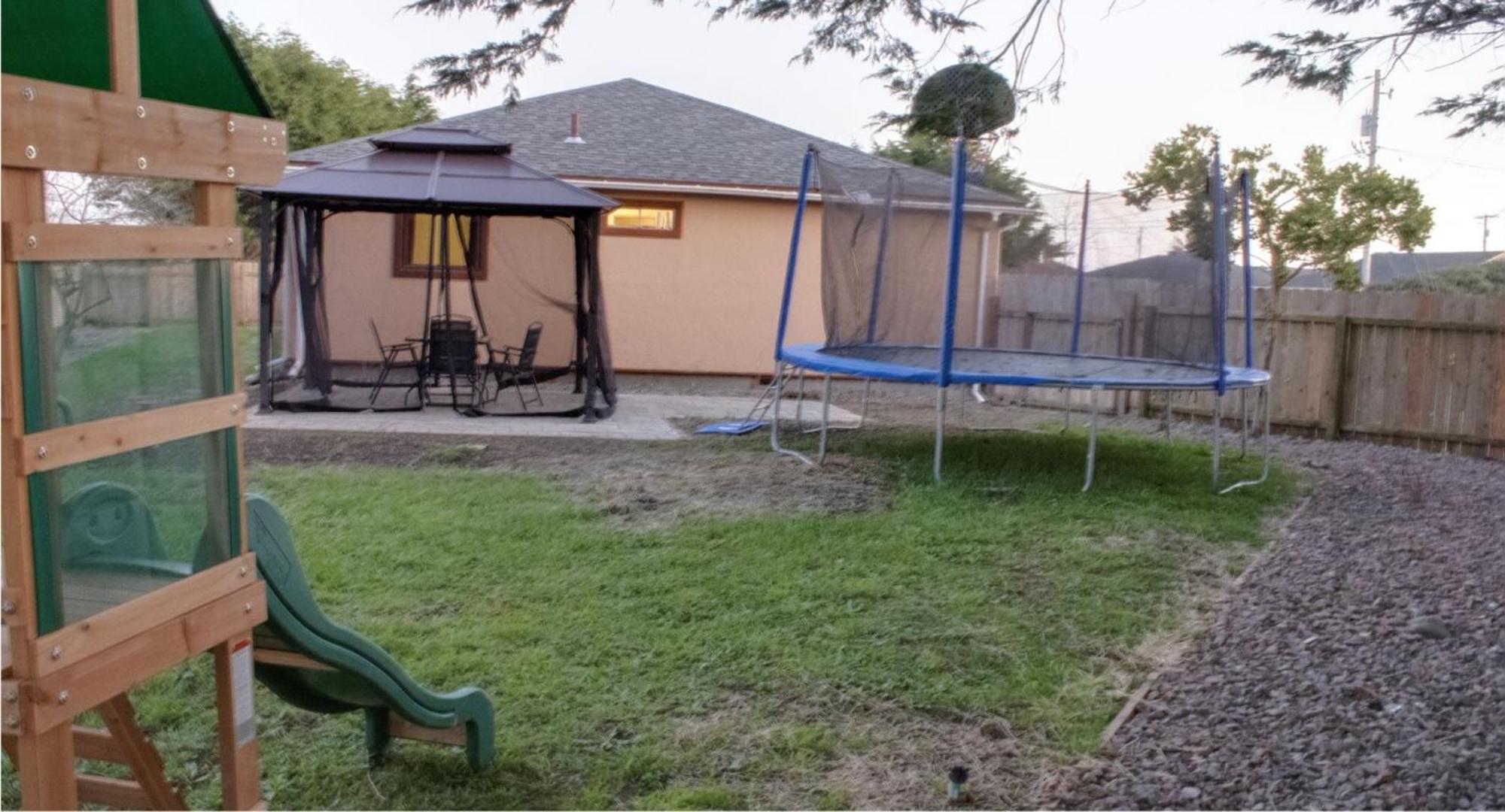 Private Home - Playground, Jumping Mat, Bbq, Darts, Firepit, Gazebo, 4 Smart Tvs, White Cotton Bedding, - The Redwood Cul-De Sac Beach Retreat Кресент-Сіті Екстер'єр фото
