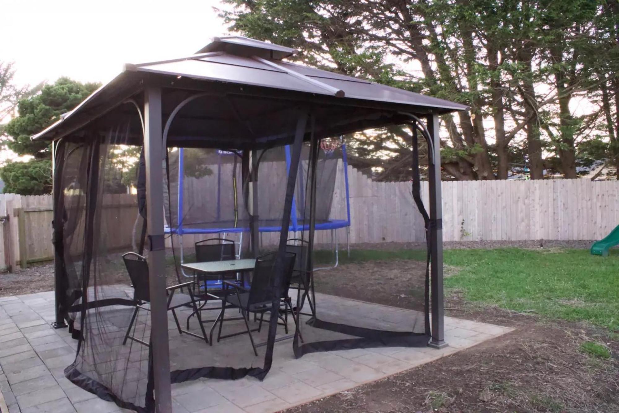 Private Home - Playground, Jumping Mat, Bbq, Darts, Firepit, Gazebo, 4 Smart Tvs, White Cotton Bedding, - The Redwood Cul-De Sac Beach Retreat Кресент-Сіті Екстер'єр фото